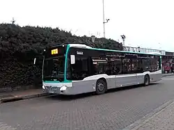 Le Citaro C2 no&nbsp;609 en gare de Juvisy-sur-Orge.