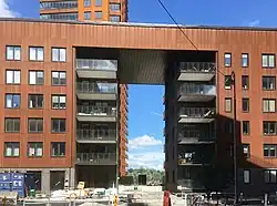 Bâtiment vu de Sjöviksvägen, juin 2022.