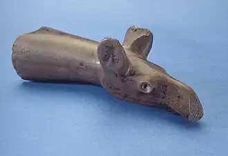 Statuette en forme de tête d'élan.