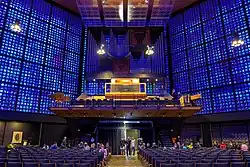 La nef vers l'orgue.