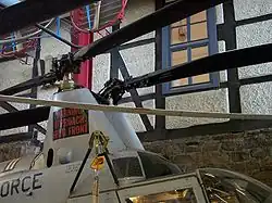 Gros plan du rotor engrenant du Kaman H-43
