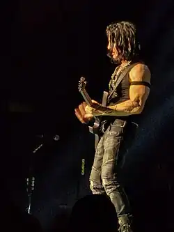 Description de l'image Kane Roberts performing at Caesars Windsor, 2022-09-11 02.jpg.