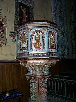 Chaire de l'église.