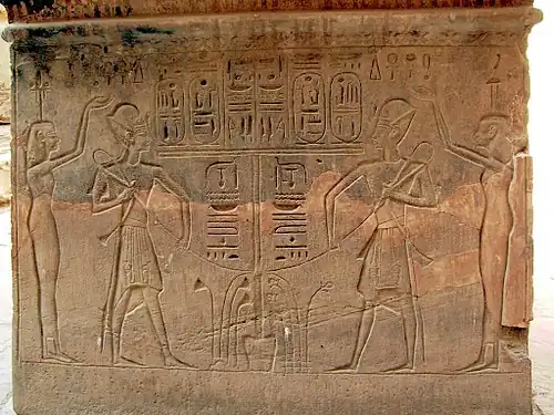 Ramsès&nbsp;III au temple de Khonsou.