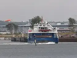 Karolin Stern au port Patareisadam.