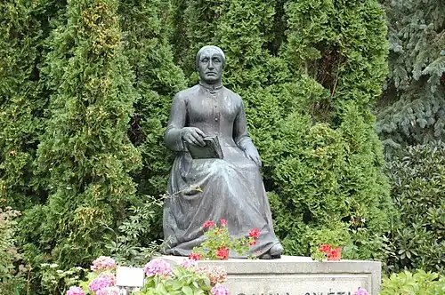Statue de Karolina Světlá.