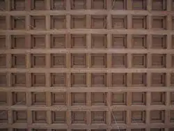 plafond à caissons en bois, reconstitution de la structure du IVe&nbsp;siècle.