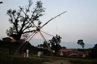 Balançoire artisanale à Katmandou.