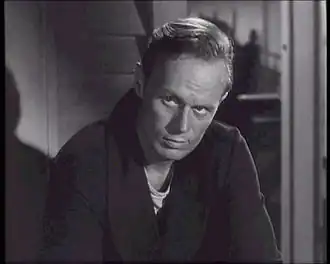 portrait de Richard Widmark dans le film "Panique dans la rue" de 1950