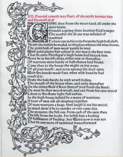 Une page imprimée imitant un manuscrit médiéval, avec une fonte imitant l'écriture manuscrite et des enluminures décoratives.