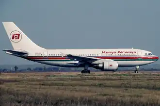 5Y-BEN, l'appareil impliqué dans l'accident, dans une livrée précédente, ici à l'aéroport Léonard-de-Vinci de Rome Fiumicino en mars 1993.