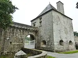 Le portail d'entrée.