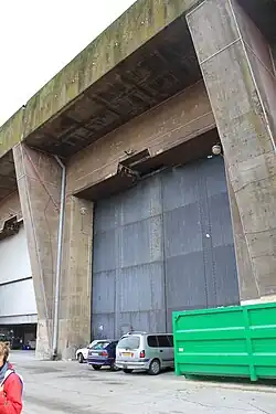 Porte blindée fermant la sortie de la cale.