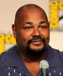 Kevin Michael Richardson interprète Stan.