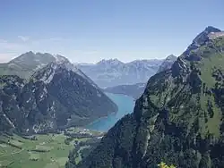 La vallée de Klöntal et son lac