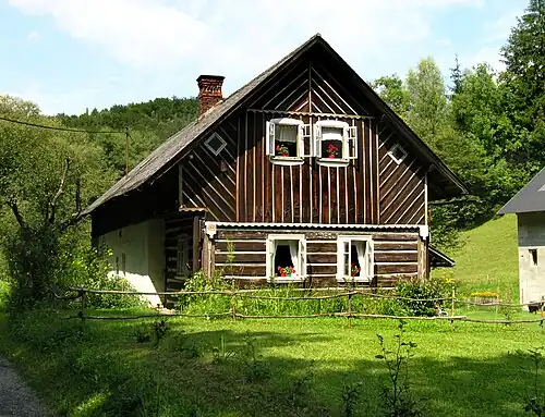 Architecture traditionnelle à Podloučky.