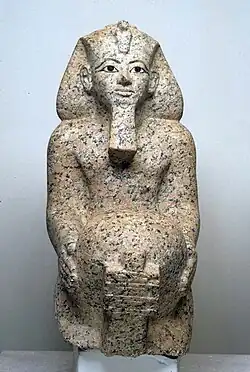 Hatchepsout agenouilléeGranit, peinture.H. 61,6&nbsp;cm. Met