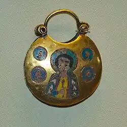 Kolt en or. Trésor de Vladimir sur la Kliazma, XIIe - premier quart du XIIIe siècle. Le trésor a été découvert en 1896 lors de fouilles à Pecherny Gorod (ru).