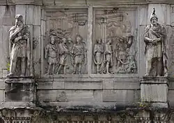 Reliefs réemployés sur l'arc de Constantin.