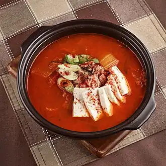 Image illustrative de l’article Kimchi jjigae