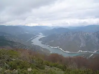 Photographie du lac de barrage de Kozjak