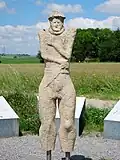 Statue anthropomorphique du Guerrier de Hirschlanden. Façonnée en grès, mesurant 150 centimètres de hauteur. La sculpture a été découverte sur le flanc nord d'une sépulture à tumulus, dans la nécropole de Hirschlanden dans le Bade-Wurtemberg. Milieu du VIe siècle av. J.-C.