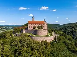 Photo aérienne montrant une vue frontale du château de Plassenburg