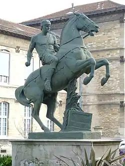 Gladiateur à cheval (1902), Paris, centre hospitalier Sainte-Anne.