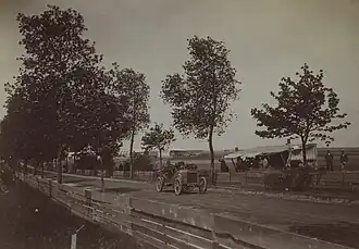 Léon Théry sur Richard-Brasier 80&nbsp;hp légère, au circuit Argonne, alors vainqueur des éliminatoires françaises de la Coupe (20 mai 1904).