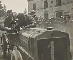 Léon Théry vainqueur de la Coupe Gordon Bennett 1905 (circuit d'Auvergne Michelin).