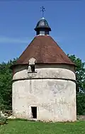 Le pigeonnier du château.