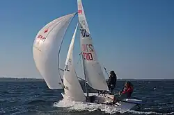 Un dinghy désigne un dériveur de sport pour les anglo-saxons.