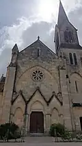 L'église Saint-Jean-Baptiste de face (mai 2025)