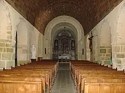 La nef et sa voûte en bois des années 1950.