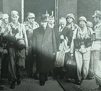 Mussolini quitte l'Albergo Campo Imperatore le 12 septembre 1943 pour décoller du Mont Sasso.