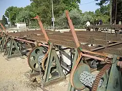 Mécanismes de manœuvre des chenaux de déversement du Libron.