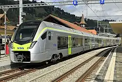 Rame 102 en gare de Zweisimmen.