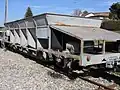 Autre vue du wagon-trémie Fd 5 dans le cul-de-sac de la gare ferroviaire d'Assens.