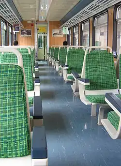 Intérieur de la rame arrière de l'automotrice Be 4/8 31 Lausanne, gare d'Échallens.