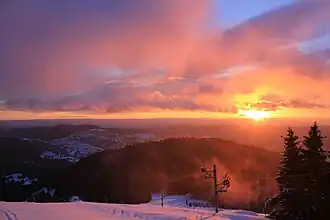 Vue aérienne de la station.