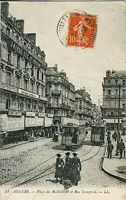 La Place du Ralliement et la rue Lenepveu