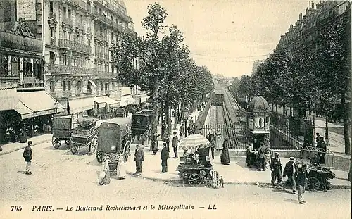 Le boulevard, au tout début du XXe&nbsp;siècle.