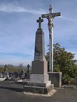 Le monument aux morts.