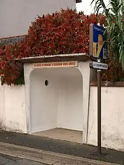 L'arrêt de bus L'Aile Bleue en 2013.