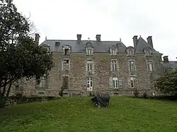 Le château du Bouëxic : façade sud.