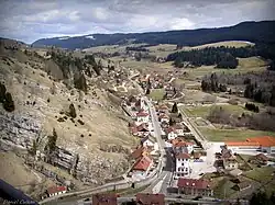 La Cluse-et-Mijoux vue du fort de Joux.