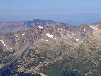 Vue en 2015 de la Flégère avec le névé de l'Index au centre depuis l'aiguille des Grands Montets à l'est.