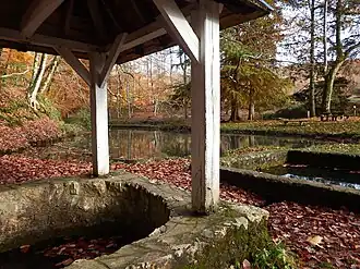 La fontaine de la Coudre est un site majeur à la forêt de Bercé. Par le passé, on y dansait durant certaines fêtes populaires organisées en forêt de Bercé durant la belle saison.