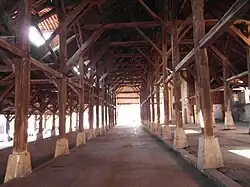 La Halle de La Côte-Saint-André vue intérieure