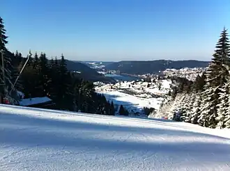 Vue aérienne de la station.